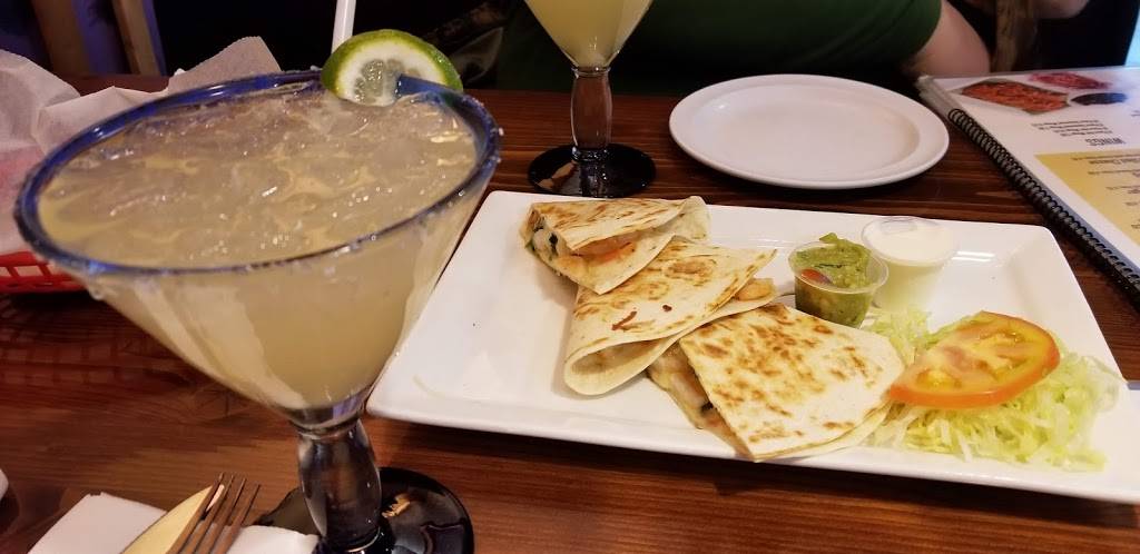 Azteca Restaurant MKE | restaurant | 901 Milwaukee Ave, South Milwaukee, WI 53172, USA | 4147660450 OR +1 414-766-0450