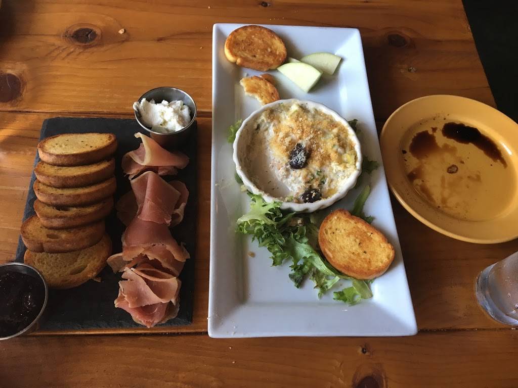 Ginos Bistro Maple Valley | restaurant | 23917 SE Kent Kangley Rd, Maple Valley, WA 98038, USA | 4254336220 OR +1 425-433-6220