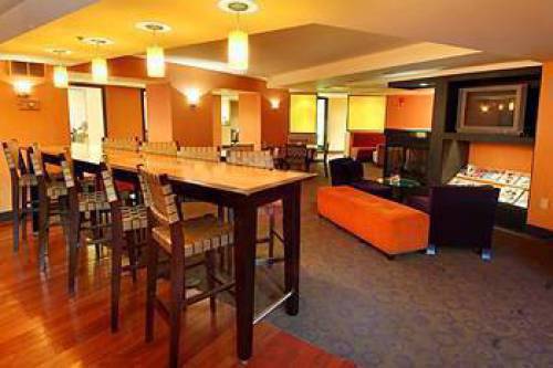 Circle Bistro | restaurant | 1 Washington Cir NW, Washington, DC 20037, USA | 2022935390 OR +1 202-293-5390