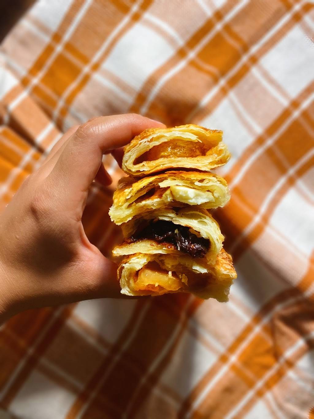 Savory Crust Gourmet Empanadas | restaurant | 135 E St Charles Rd Unit A, Carol Stream, IL 60188, USA | 6304802282 OR +1 630-480-2282