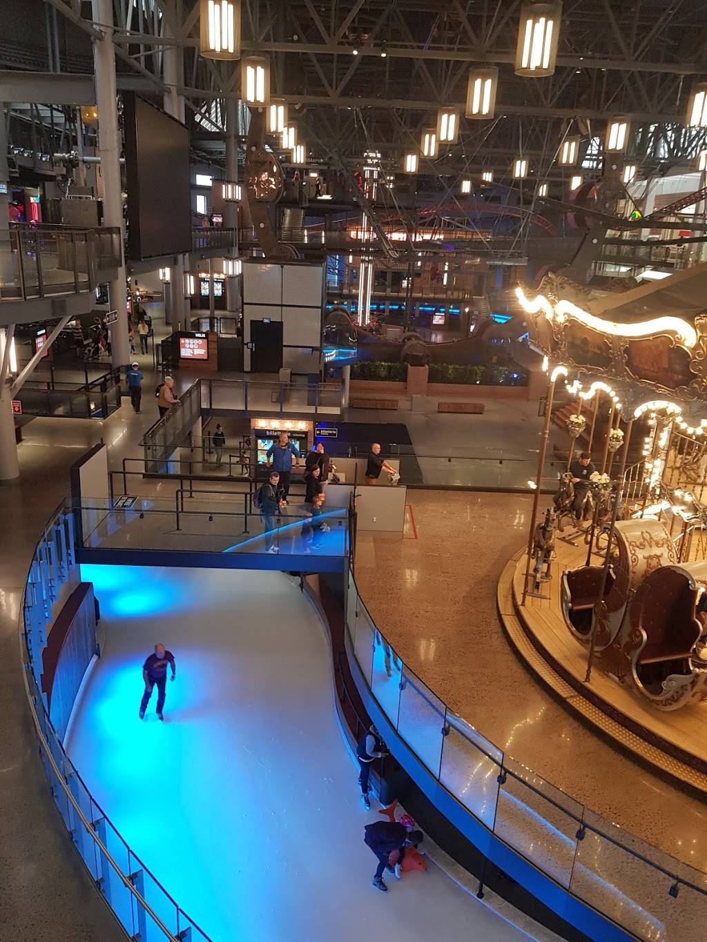 McDonalds | cafe | 5401 Boulevard des Galeries, Québec, QC G2K 1N4, Canada | 4186227351 OR +1 418-622-7351