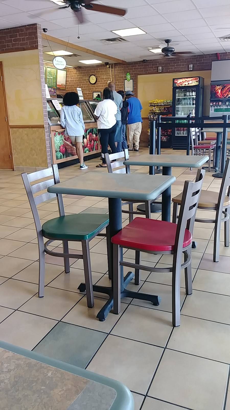 Subway | restaurant | 3647 S Mendenhall Rd, Memphis, TN 38115, USA | 9013654348 OR +1 901-365-4348