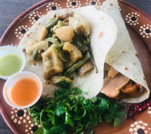 Taqueria " LA BELLA " de monclova | restaurant | 10151 Culebra Rd, San Antonio, TX 78251, USA | 2108066192 OR +1 210-806-6192