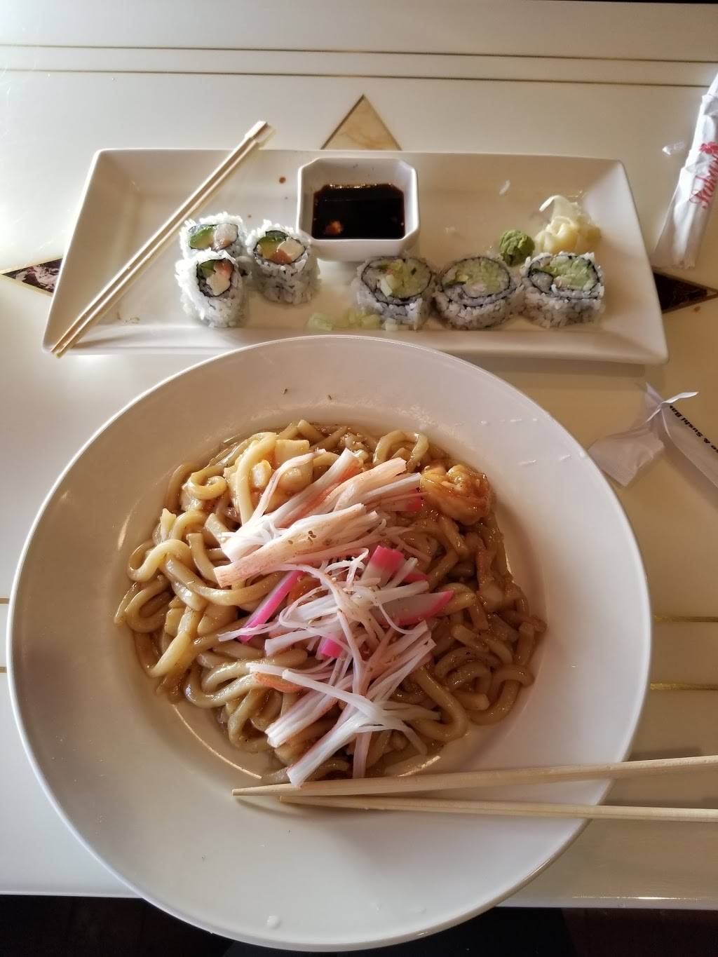 Sakura Japanese Steakhouse and Sushi Bar | restaurant | 102 Railway Ln, Hagerstown, MD 21740, USA | 3013938680 OR +1 301-393-8680