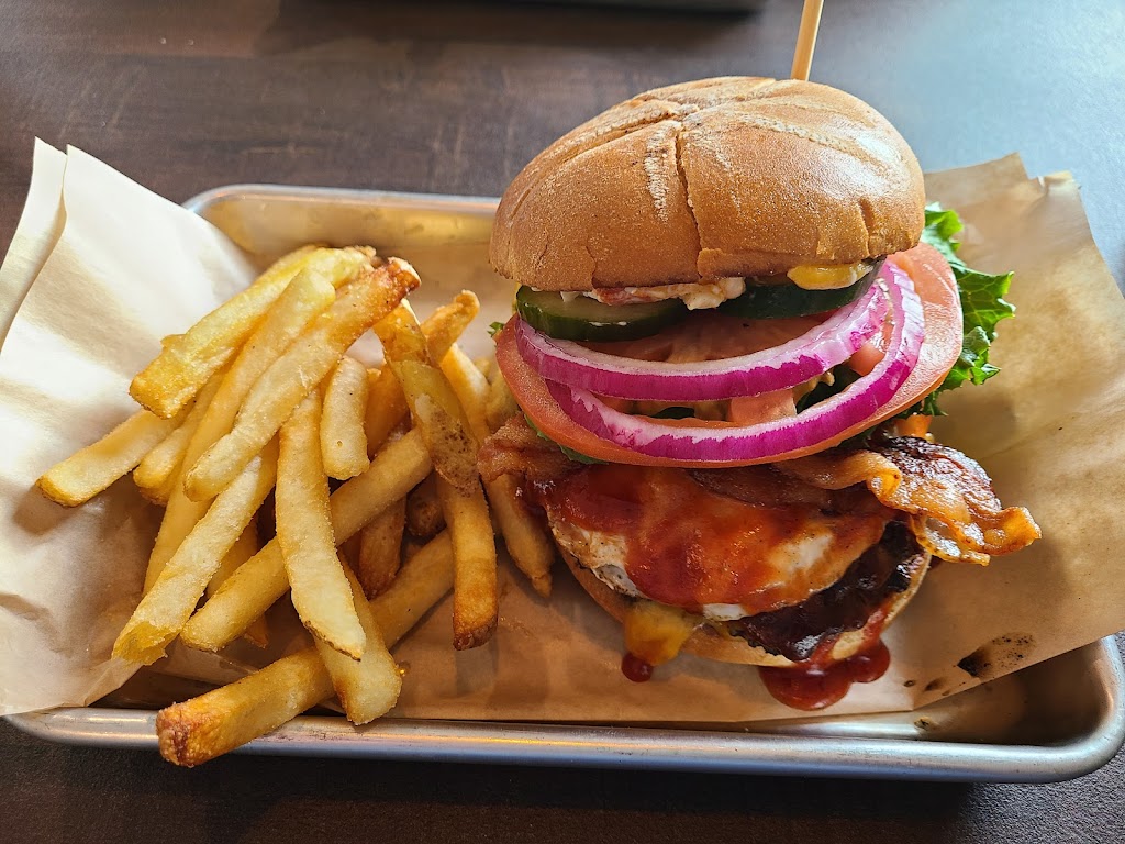 Hook and Eagle Tavern | restaurant | 2300 Clubhouse Dr, Rockledge, FL 32955, USA | 3216393487 OR +1 321-639-3487