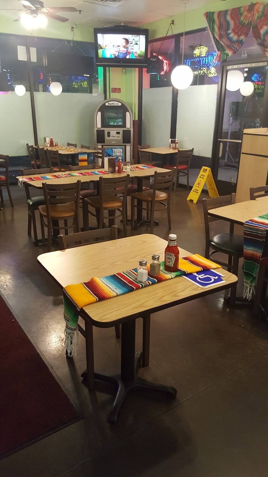 Lalos Mexican restaurant | restaurant | 393 W Shaw Ave, Clovis, CA 93612, USA | 5594723191 OR +1 559-472-3191