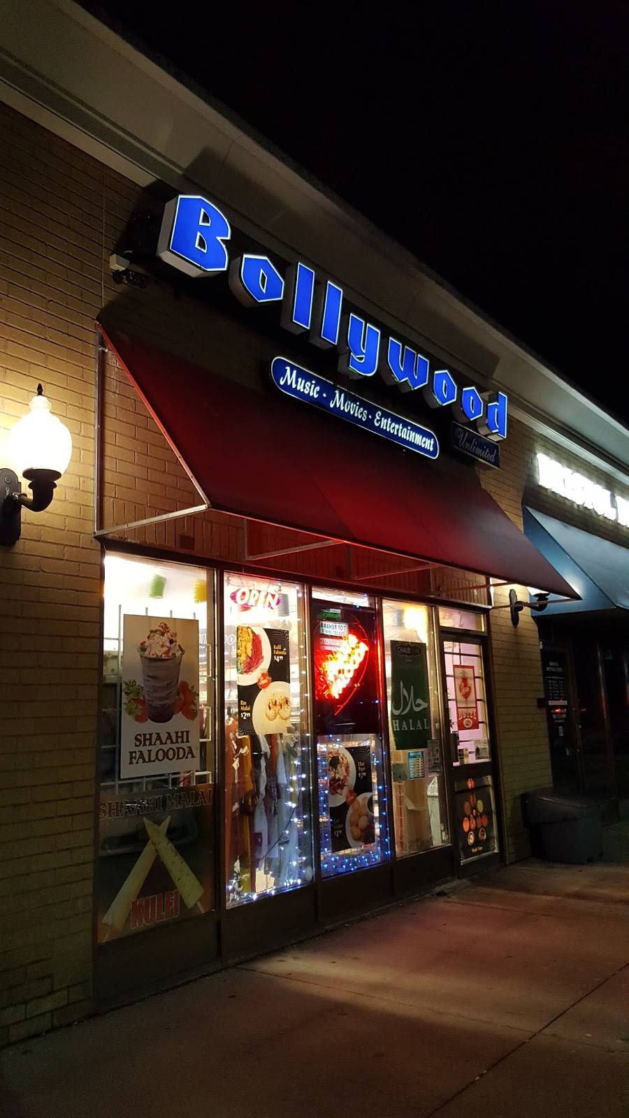 Bollywood Unlimited | restaurant | 512 Bristol Rd W #2, Mississauga, ON L5R 3Z1, Canada | 9057120777 OR +1 905-712-0777