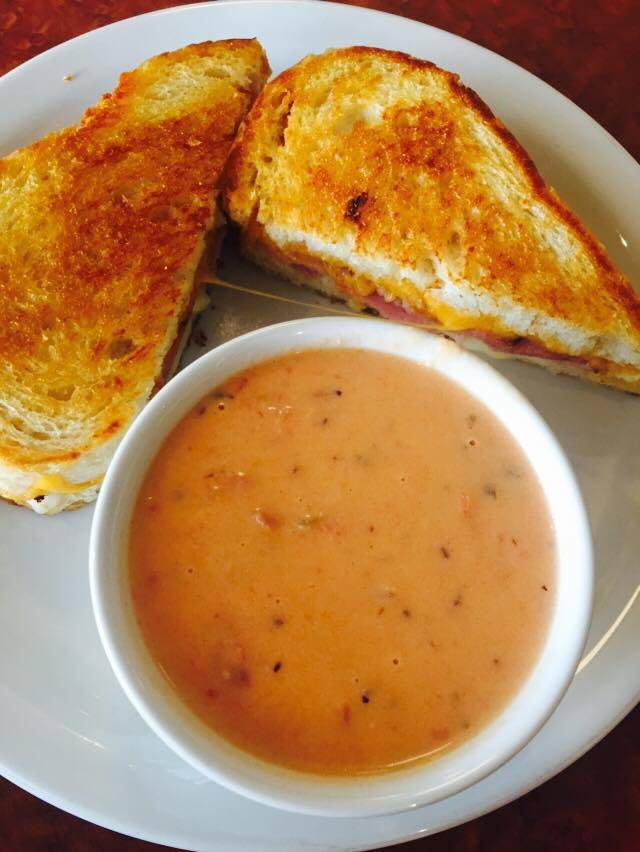 Clifford Lake Inn | restaurant | 561 Clifford Lake Dr NW, Stanton, MI 48888, USA | 9898315151 OR +1 989-831-5151