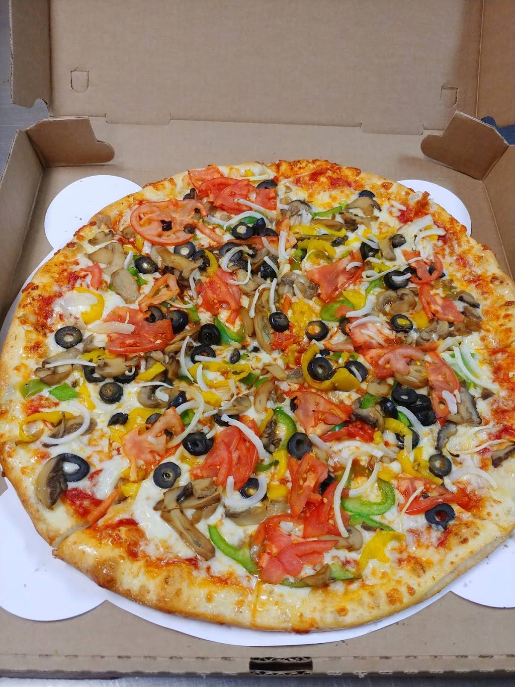 Vizzinis Pizza N Subs | restaurant | 1370 Cape St Claire Rd, Annapolis, MD 21409, USA | 4107578600 OR +1 410-757-8600