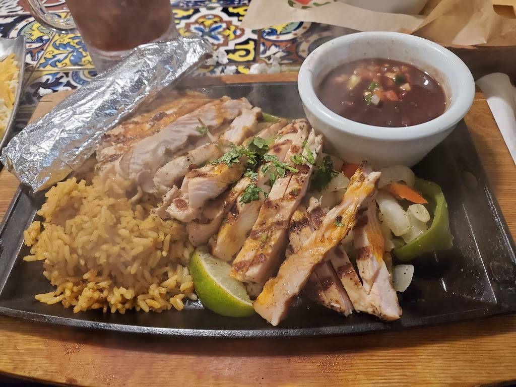 Chilis Grill & Bar | restaurant | 14920 S Harrison St, Olathe, KS 66061, USA | 9133909404 OR +1 913-390-9404