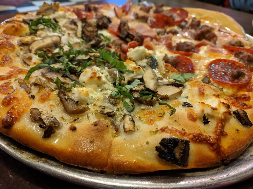 High Point Pizza | restaurant | 477 High Point Terrace, Memphis, TN 38122, USA | 9014523339 OR +1 901-452-3339