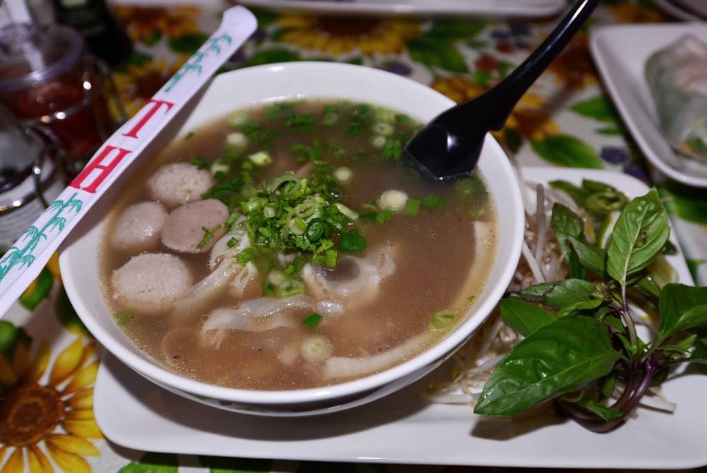 Pho VT | restaurant | 1906 Hillhurst Ave, Los Angeles, CA 90027, USA | 3234867767 OR +1 323-486-7767