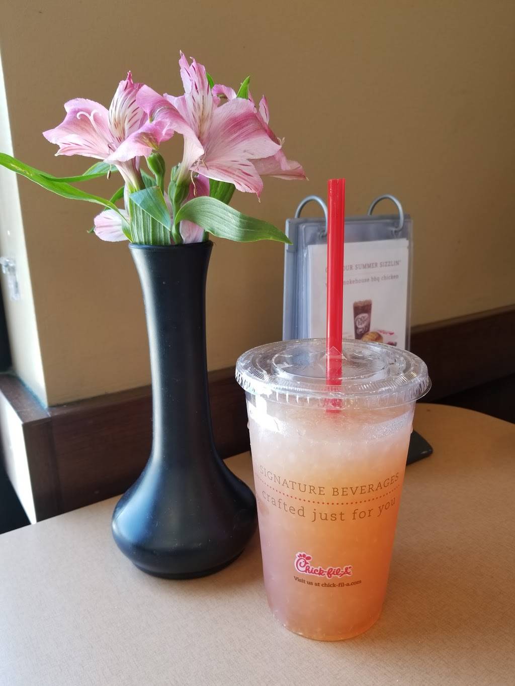 Chick-fil-A | restaurant | 511 W McGalliard Rd, Muncie, IN 47303, USA | 7657474000 OR +1 765-747-4000