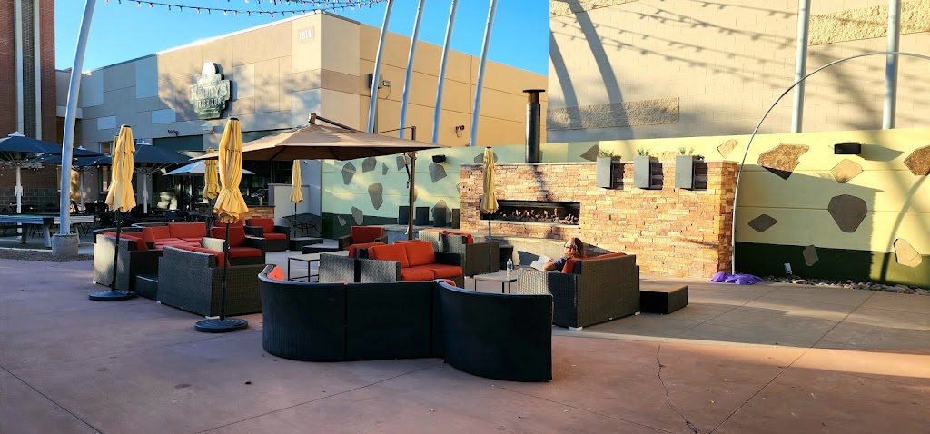 Happys Irish Pub | restaurant | 1618 Pleasonton Rd Suite 129, Fort Bliss, TX 79906, USA | 9152228966 OR +1 915-222-8966