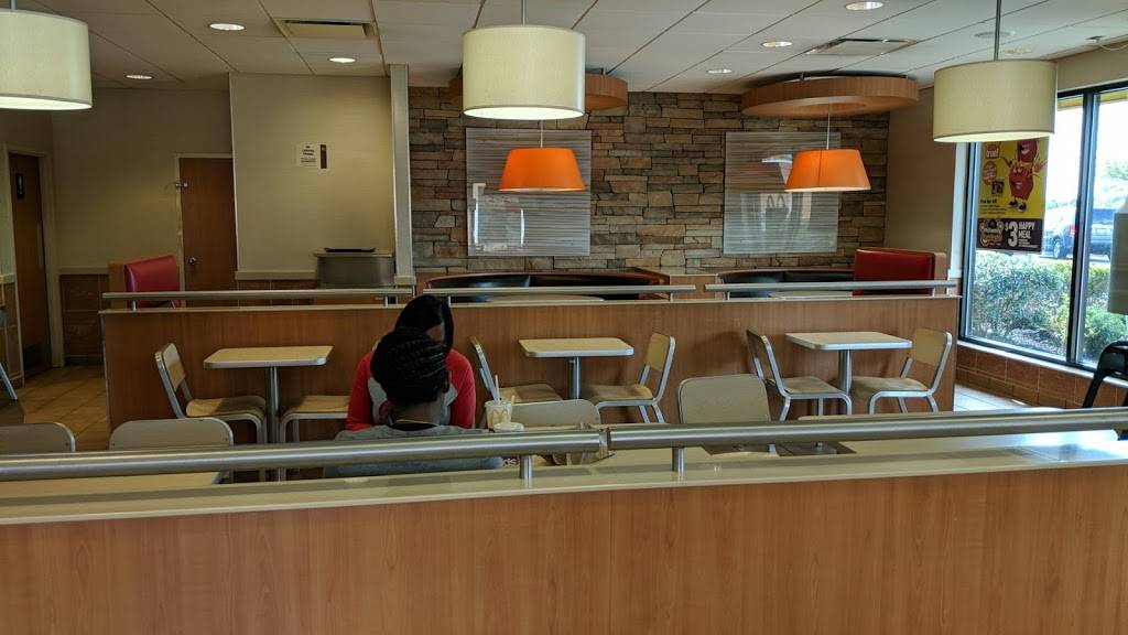 McDonalds | cafe | 11025 Mall Cir, Waldorf, MD 20603, USA | 3016382582 OR +1 301-638-2582
