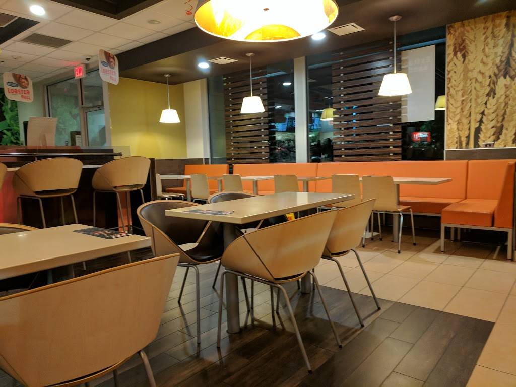 McDonalds | cafe | 2500 New London Turnpike, East Greenwich, RI 02818, USA | 4018214900 OR +1 401-821-4900