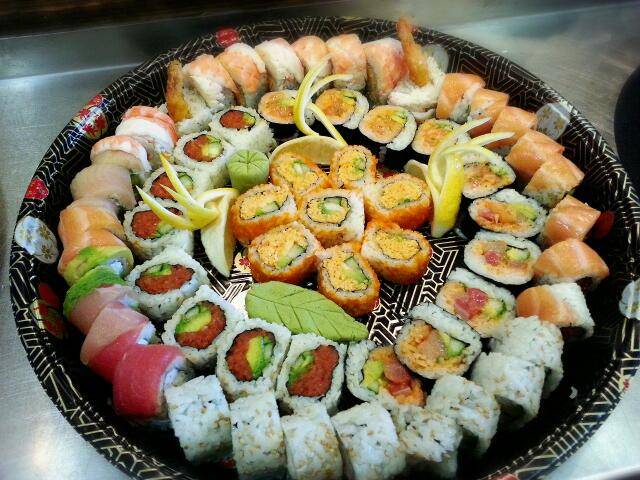 Sushi Holic | restaurant | 669 W Channel Islands Blvd, Port Hueneme, CA 93041, USA | 8052049951 OR +1 805-204-9951