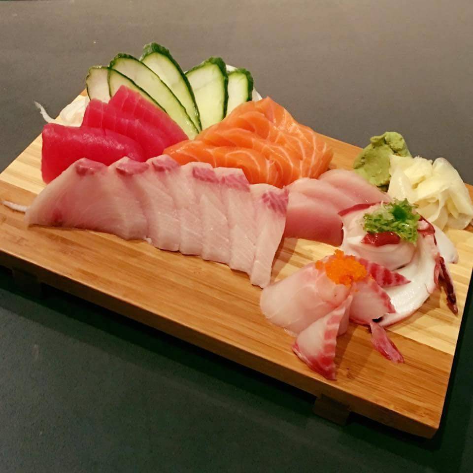 Sushi Uma | restaurant | 2146 Irving St, San Francisco, CA 94122, USA | 4159689933 OR +1 415-968-9933