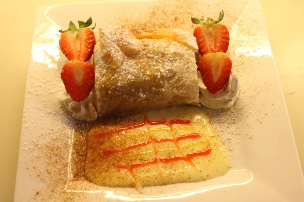 Fabians Cafe | bakery | 876 Markham Rd, Scarborough, ON M1H 2Y2, Canada | 4164381561 OR +1 416-438-1561