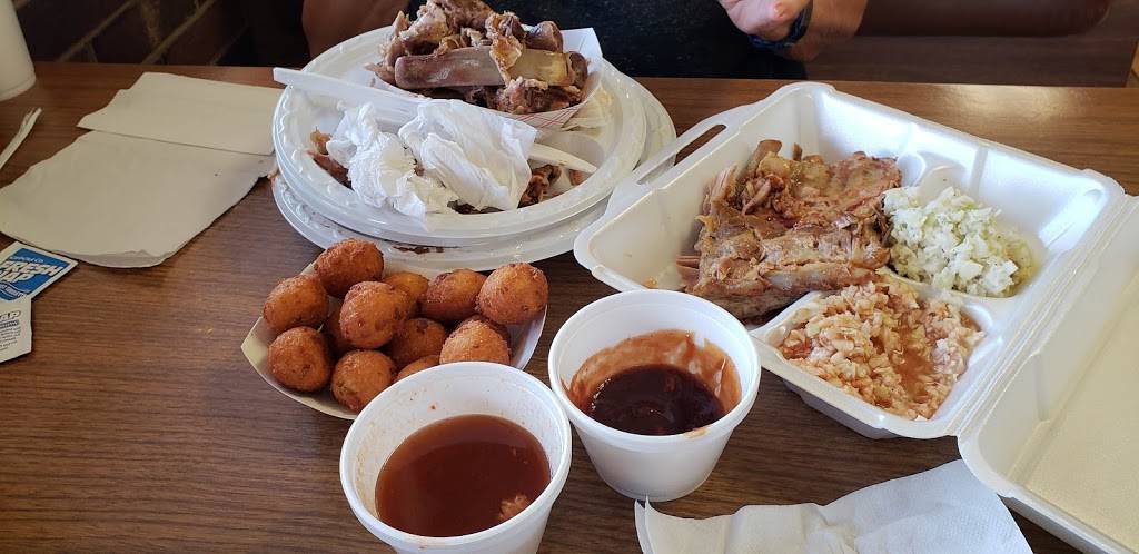 Country Barbecue | restaurant | 4012 W Wendover Ave, Greensboro, NC 27407, USA | 3362923557 OR +1 336-292-3557