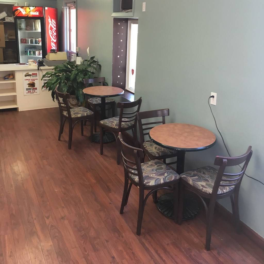 Bernies Big Slice Brockville | restaurant | 60 Pearl St E, Brockville, ON K6V 1P7, Canada | 6134980888 OR +1 613-498-0888