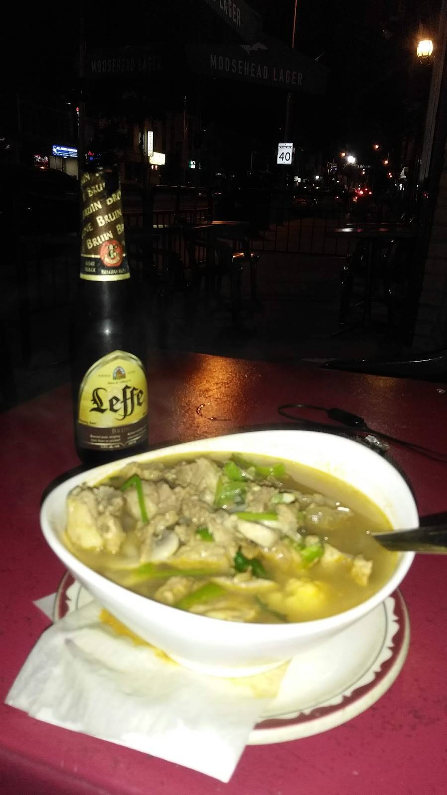 Mapleleaf Sports Bar & Grill | restaurant | 828 Danforth Ave, Toronto, ON M4J 1L6, Canada | 4164660521 OR +1 416-466-0521