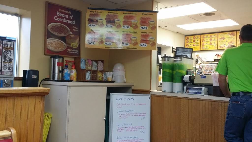 Tudors Biscuit World | restaurant | 334 S Church St, Ripley, WV 25273, USA | 3043727088 OR +1 304-372-7088