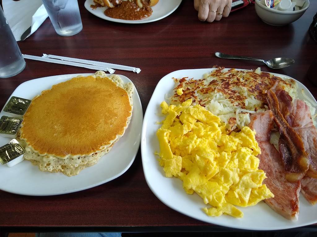 Backyard Coney Island | restaurant | 49378 Pontiac Trail, Wixom, MI 48393, USA | 2489269508 OR +1 248-926-9508