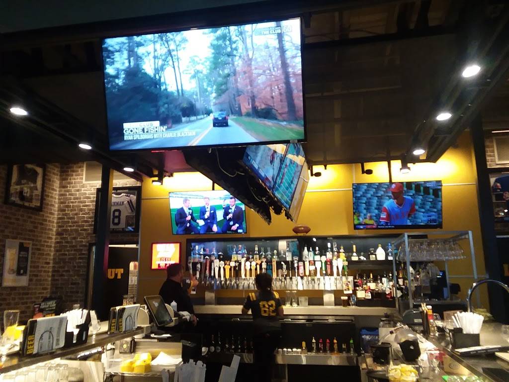 Buffalo Wild Wings | restaurant | 1400, I-35, New Braunfels, TX 78130, USA | 8306252549 OR +1 830-625-2549