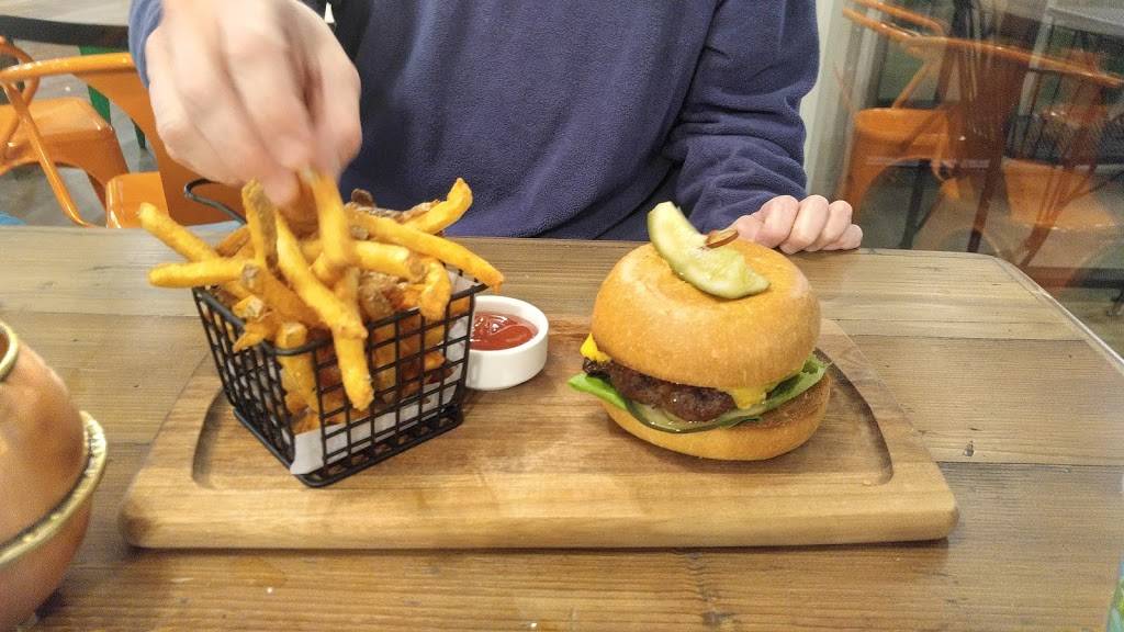 Chop Shop Casual Urban Eatery Lowry | restaurant | Lowry Town Ctr, 200 Quebec St, Unit 101, Denver, CO 80230, USA | 3033641102 OR +1 303-364-1102