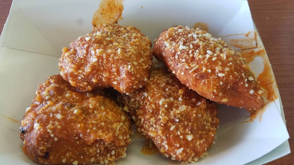 Wing Doozy | restaurant | 3916 Plainfield Ave NE, Grand Rapids, MI 49525, USA | 6166083067 OR +1 616-608-3067