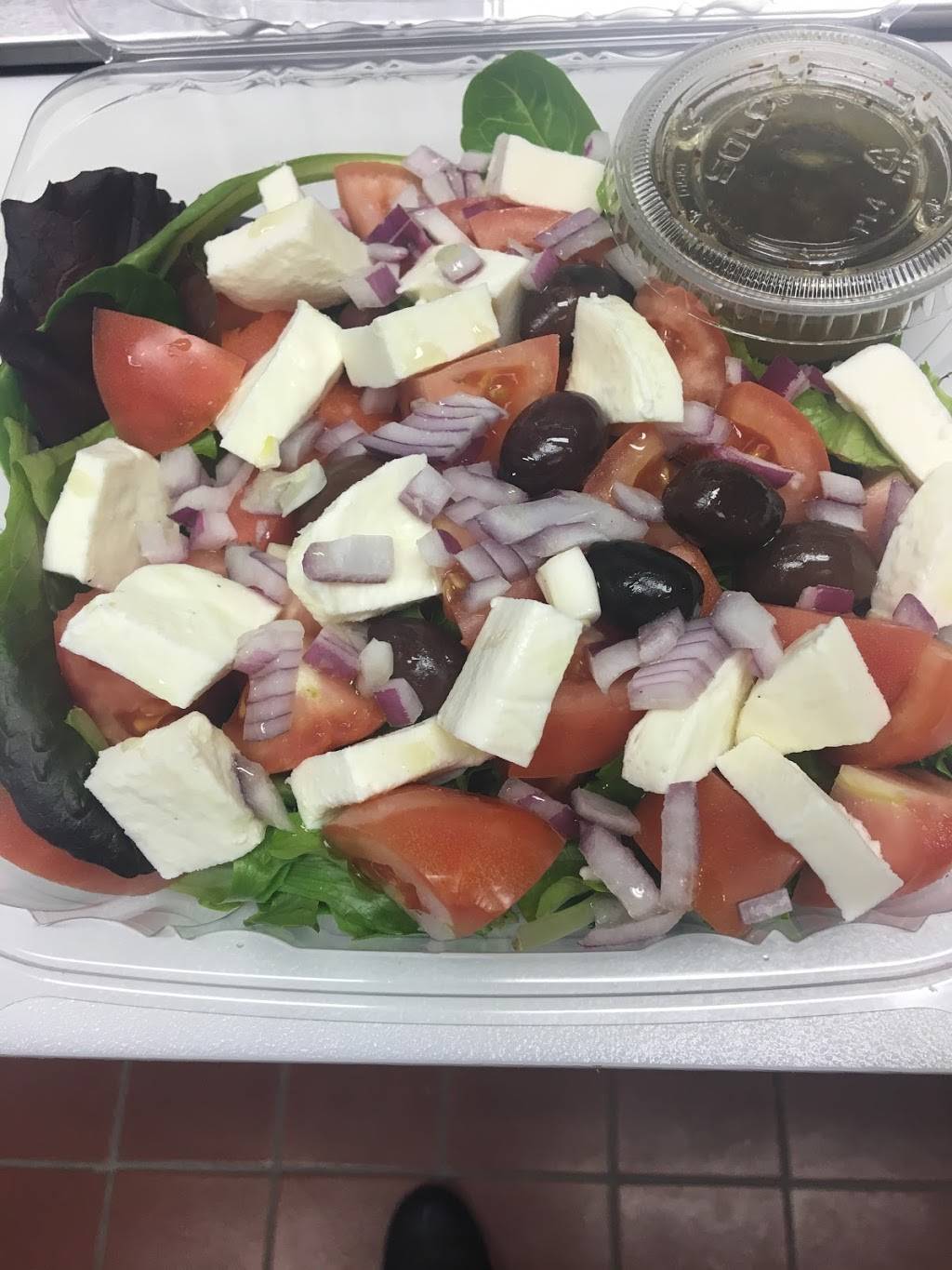 Debbie’s Pizzeria | restaurant | 974 Main St, Worcester, MA 01603, USA | 5089268175 OR +1 508-926-8175