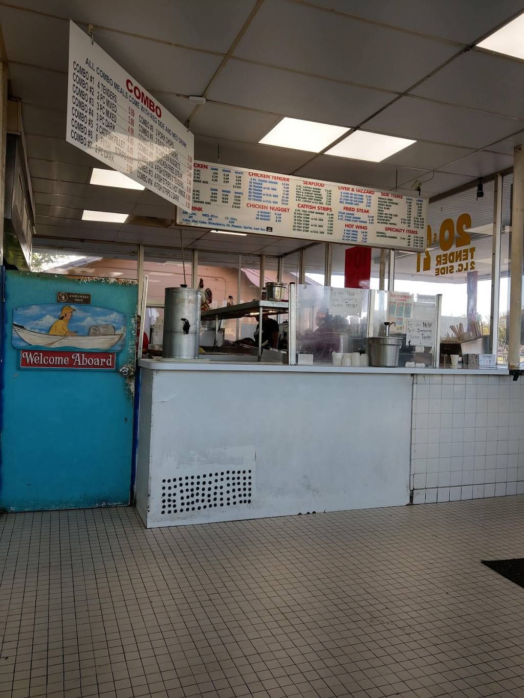 Texas Style Chicken & Seafood | restaurant | 3854 E Lancaster Ave, Fort Worth, TX 76103, USA | 8175346433 OR +1 817-534-6433