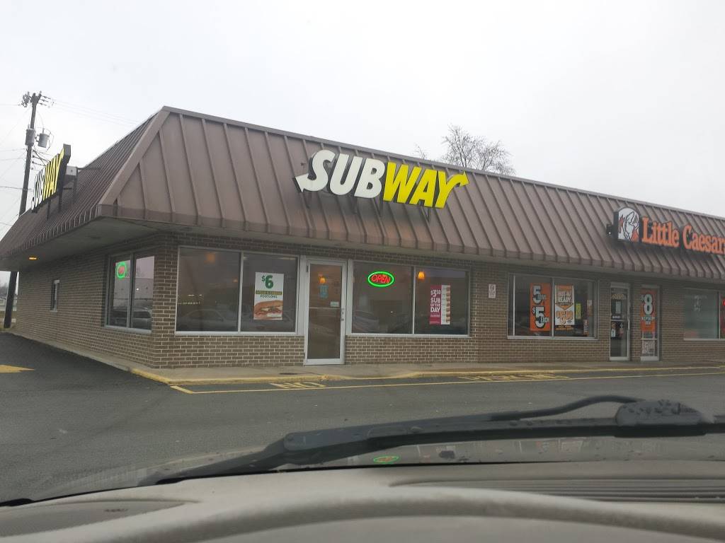 Subway Restaurants | restaurant | 1501 South State Rd 37, Elwood, IN 46036, USA | 7655526279 OR +1 765-552-6279
