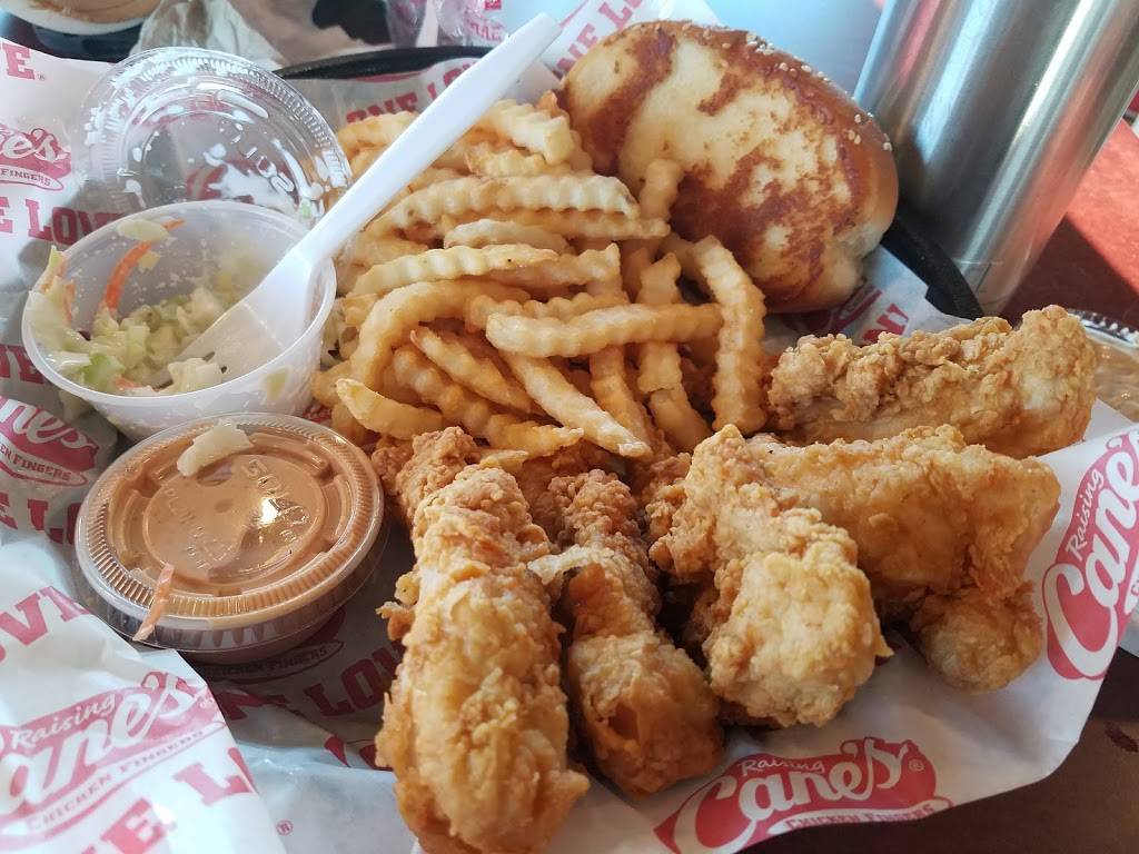 Raising Canes Chicken Fingers | meal takeaway | 928 TX-80, San Marcos, TX 78666, USA | 5128050014 OR +1 512-805-0014