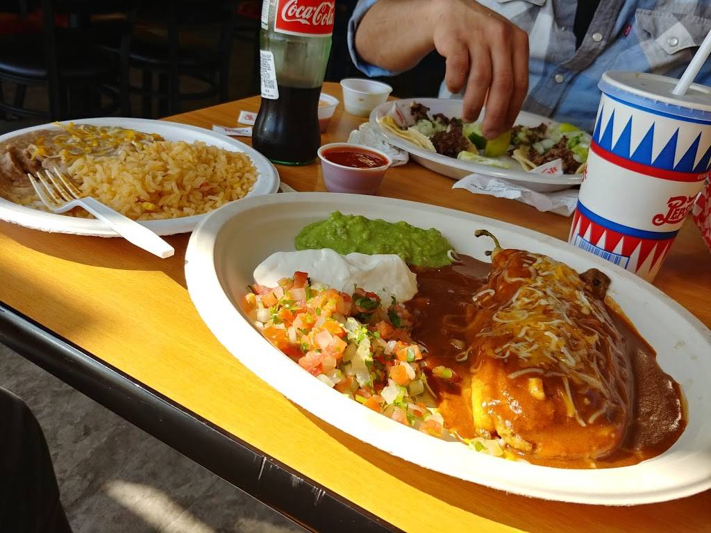 Gilibertos Mexican Taco Shop | restaurant | 2301 W Division St #100, St Cloud, MN 56301, USA | 3202535729 OR +1 320-253-5729