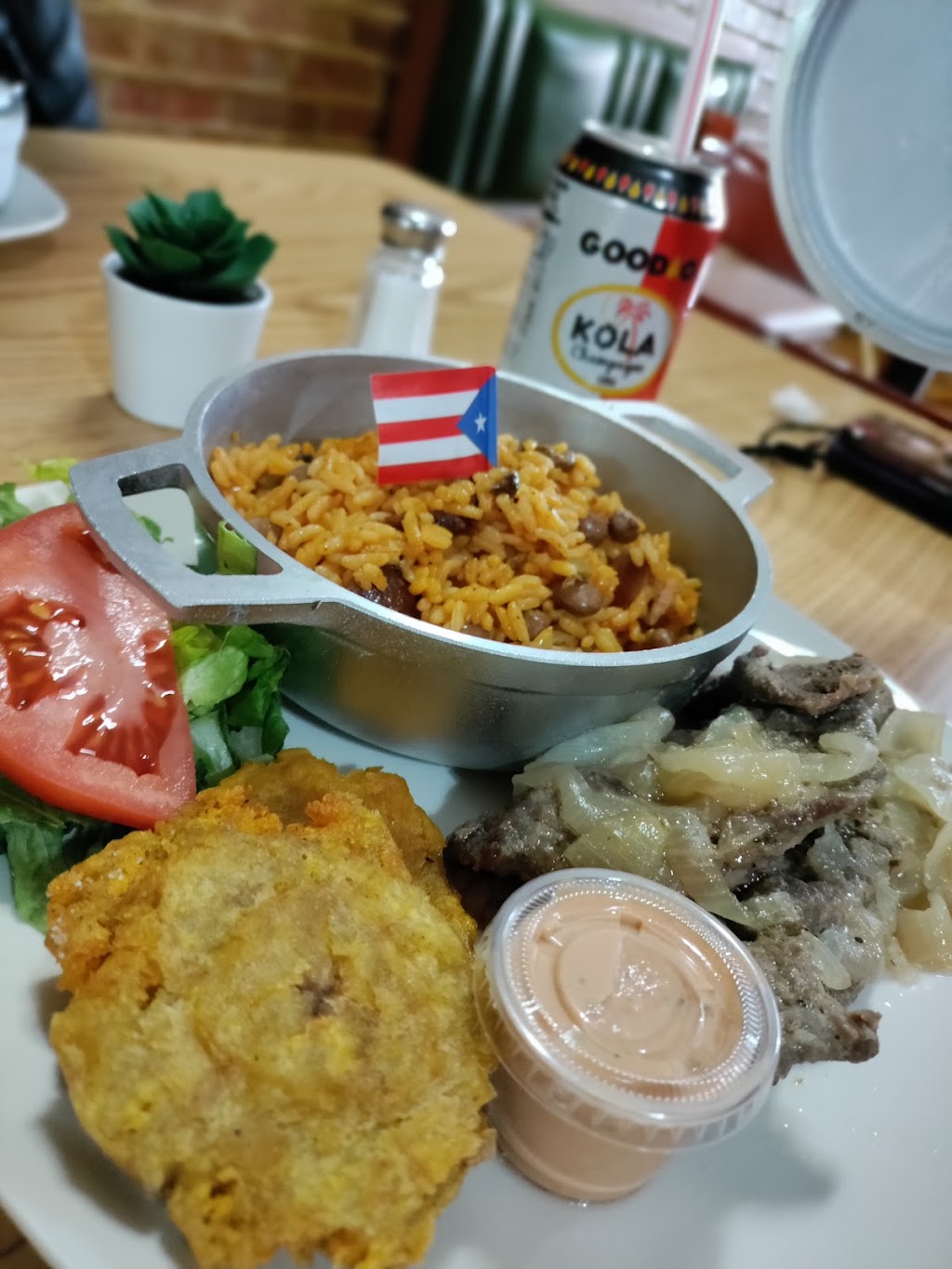 Janellies Kitchen | restaurant | 2617 W Division St, Chicago, IL 60622, USA | 8722108042 OR +1 872-210-8042