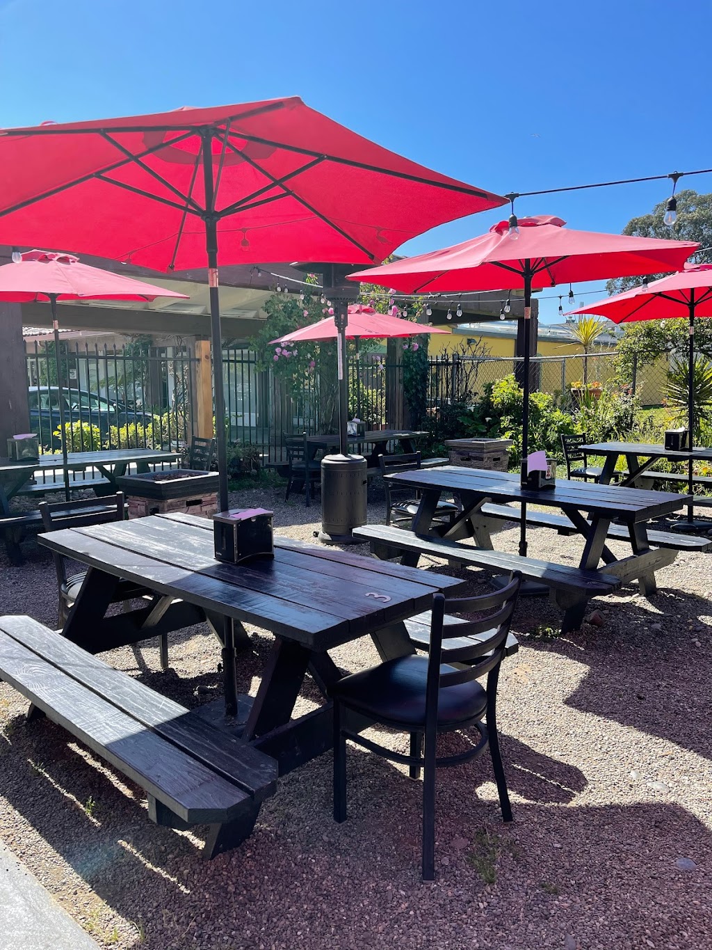 Holy Smokes Country BBQ and Catering | restaurant | 21505 E Cliff Dr, Santa Cruz, CA 95062, USA | 8314718787 OR +1 831-471-8787