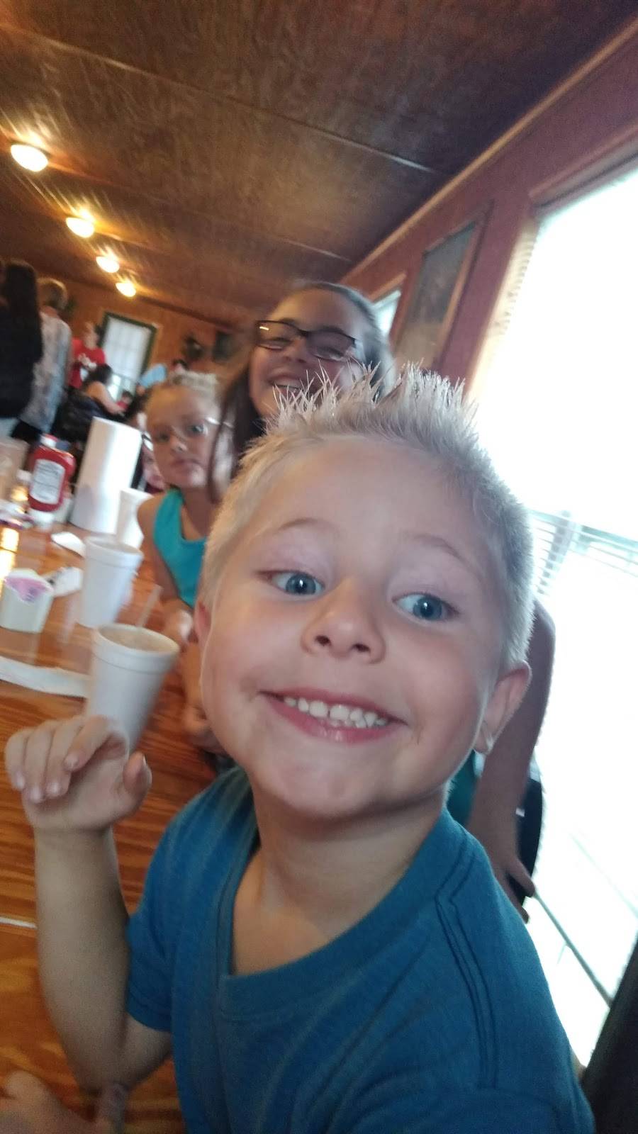 Barbara Deans Steakhouse | restaurant | 7460 Hatch Pkwy S, Baxley, GA 31513, USA | 9123660300 OR +1 912-366-0300