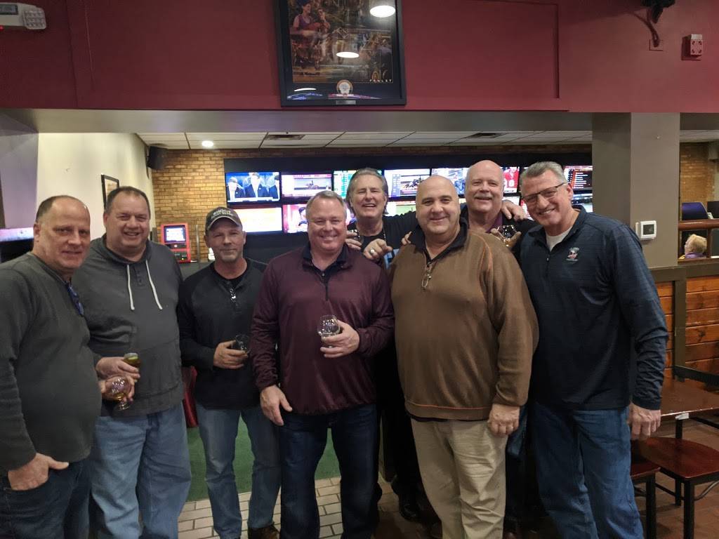 Club Hawthorne Oakbrook Terrace | restaurant | 17W648 22nd St, Oakbrook Terrace, IL 60181, USA | 6306278238 OR +1 630-627-8238