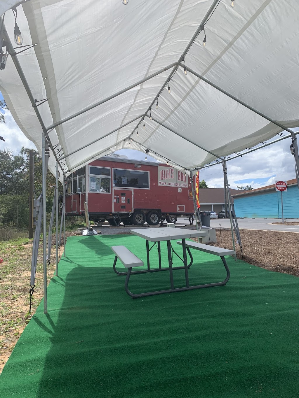 Buhs BBQ | restaurant | 1981 FL-87, Navarre, FL 32566, USA | 8508602881 OR +1 850-860-2881