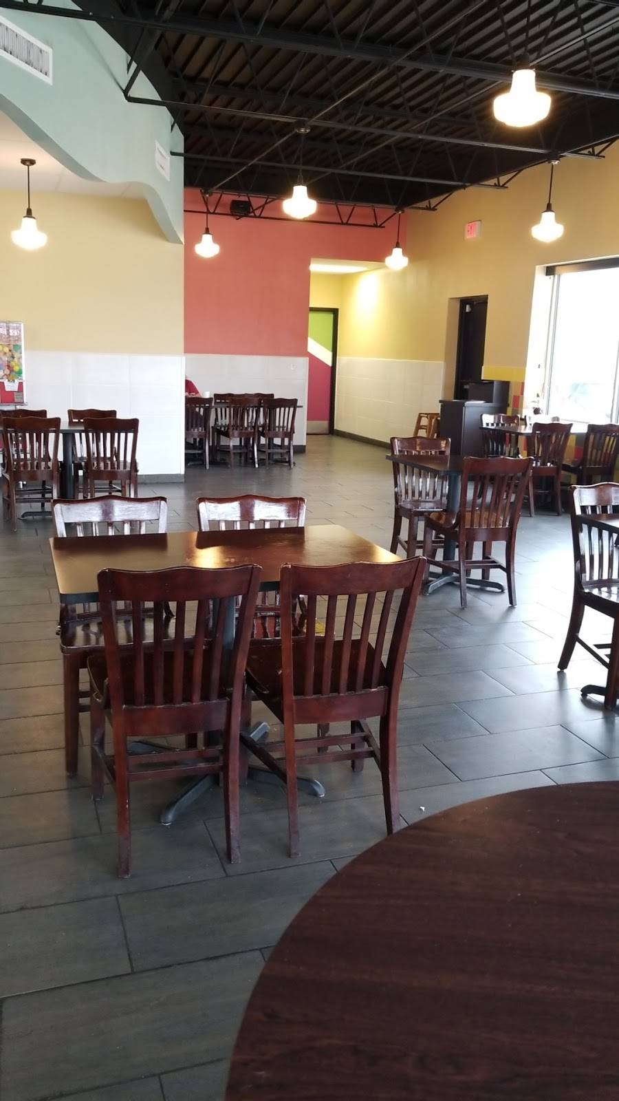 Lucis Chicken & Rice | restaurant | 414 E Main St, Grand Prairie, TX 75050, USA | 9722621688 OR +1 972-262-1688