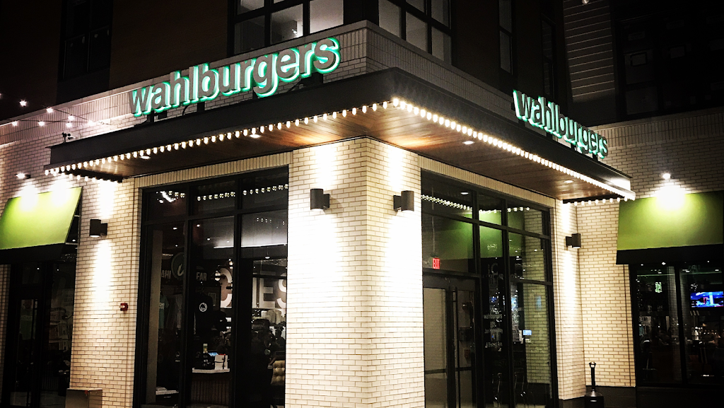 Wahlburgers | restaurant | 9 District Ave, Boston, MA 02125, USA | 6172825300 OR +1 617-282-5300