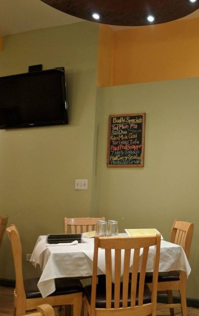 Bodhi Thai Bistro | meal delivery | 1800 S Jefferson St, Chicago, IL 60616, USA | 3124928424 OR +1 312-492-8424