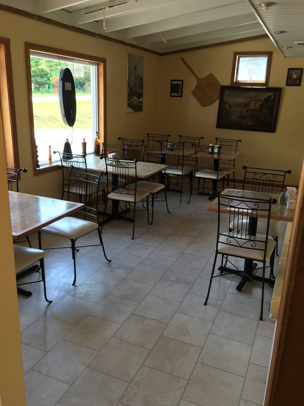 Bennys Pizza | restaurant | 1523 715 rd, Stroudsburg, PA 18360, USA | 5704207770 OR +1 570-420-7770