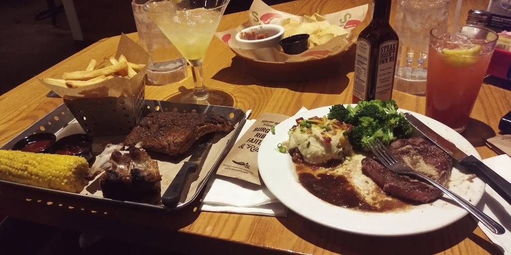 Chilis Grill & Bar | restaurant | 7335 Arroyo Crossing Pkwy, Las Vegas, NV 89118, USA | 7026162998 OR +1 702-616-2998