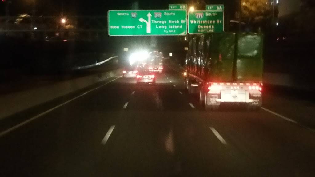 Kennedy Fried Chicken and Pizza | restaurant | 1926 Cross Bronx Expy, Bronx, NY 10472, USA | 7182496303 OR +1 718-249-6303