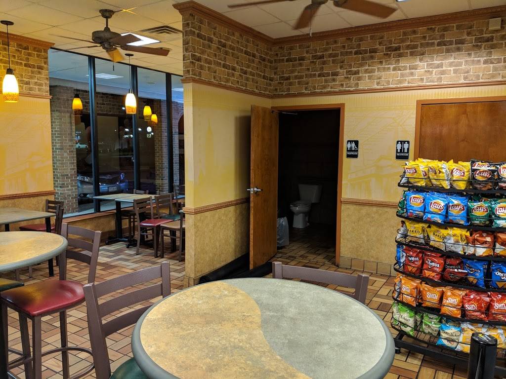Subway Restaurants | restaurant | 1757 Parkview Dr, Chesapeake, VA 23320, USA | 7575231842 OR +1 757-523-1842
