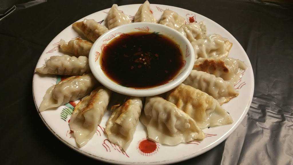 Chinese Pagoda | restaurant | 7200 W North Ave, Wauwatosa, WI 53213, USA | 4147748400 OR +1 414-774-8400