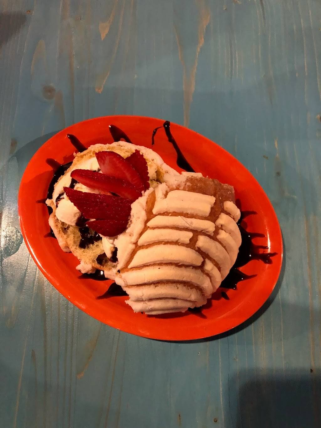 The Blue Taco Bar | restaurant | 304 N Cedar Lake Rd, Round Lake, IL 60073, USA | 8478867510 OR +1 847-886-7510